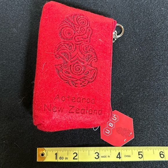Felt coin purse from New Zealand nwt - Picture 1 of 4